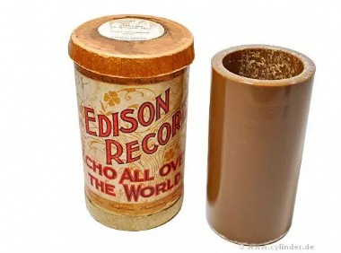 ��CD���Ŵ����ڽ���Ƭ֮ǰ�������������ġ�������������